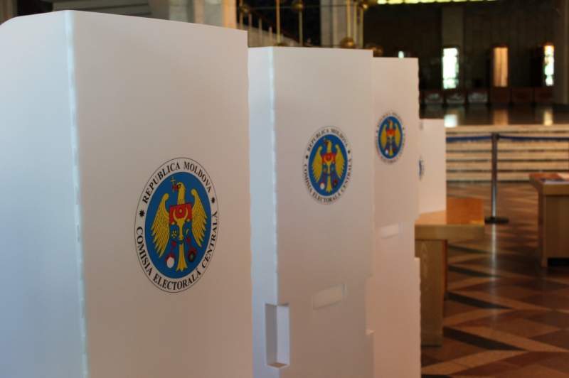 Призрак досрочных выборов будет бродить по Молдове до марта 2016 года