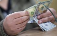 Жители Молдовы стали меньше продавать валюты