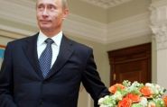Депутаты Госдумы подарили Путину корзину с 450 розами