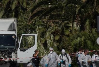 Перед атакой в Ницце террорист попросил по SMS привезти «еще оружия»​