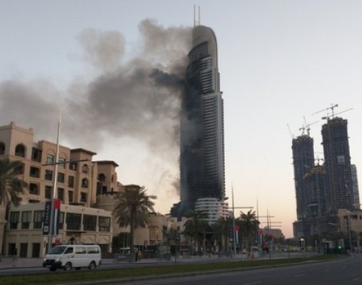 Дубай пожар. Даунтаун Бурдж Дубай пожар. Address Downtown Dubai пожар. Пожар в Дубае небоскреб. Пожар в Дубай Молл.