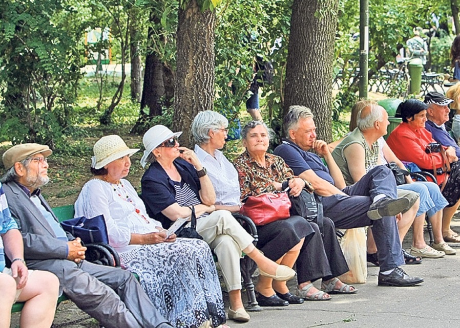 Пенсионеры молдовы. Пенсии в Молдове. Пенсия женщины Молдова. Pensionari. Пенсия в Молдове Возраст.